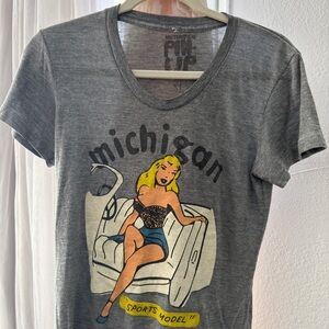 Preloved: Vintage Gray Tee with Michigan Logo, Sports Model pin up girl